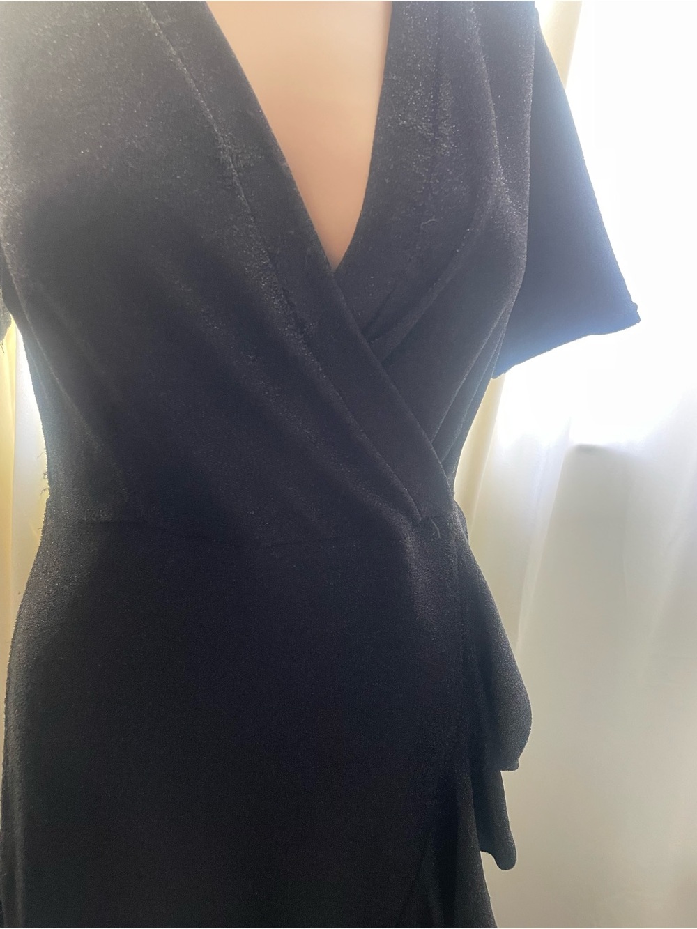 Sleek Black Wrap Midi Dress with V-Neck